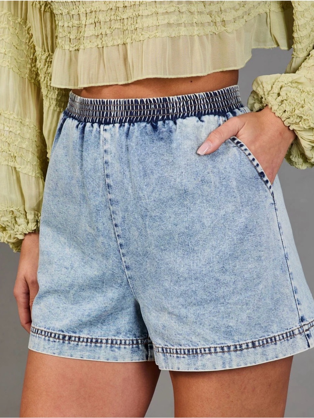 Vici Desert Muse Mid Rise Denim Shorts XS